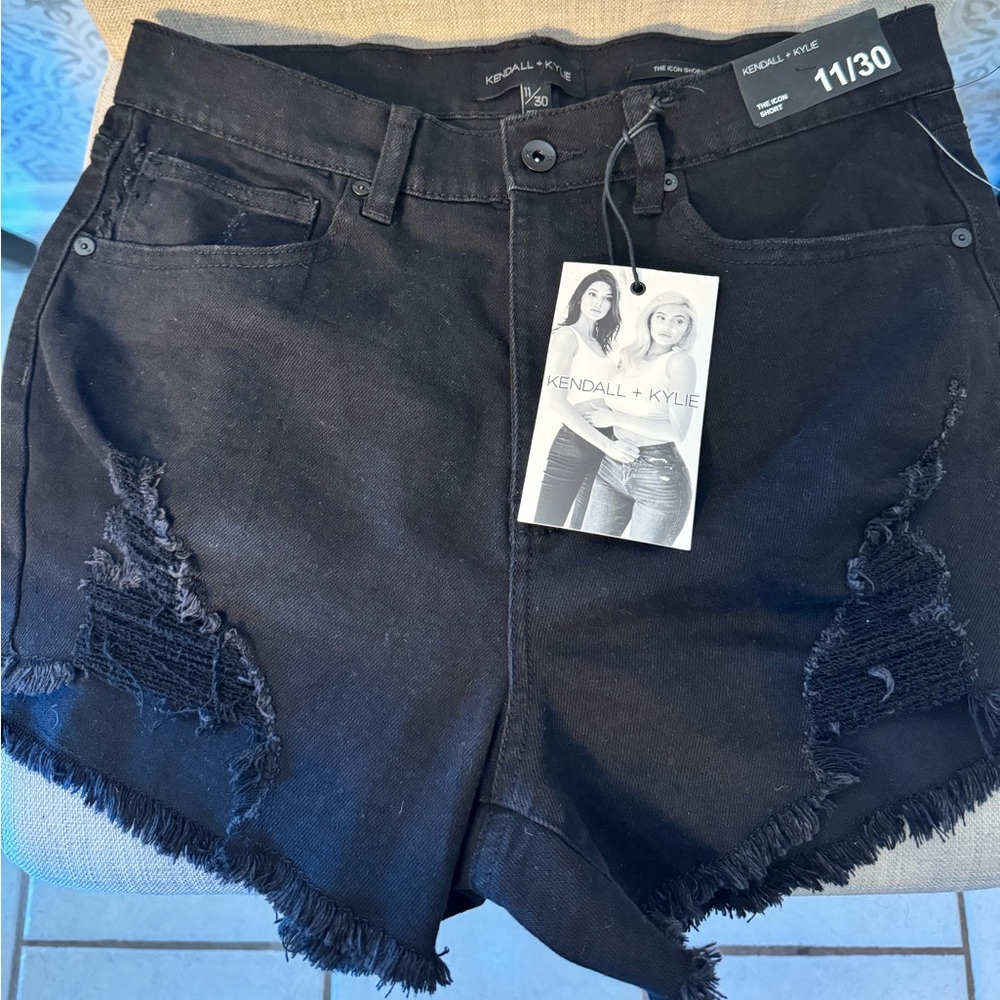 Kendall & Kylie woman’s black Jean shorts